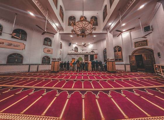 praying taraweeh in a local mosque