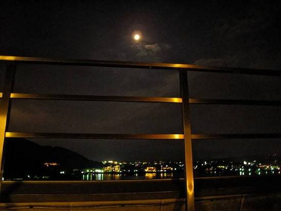 onsen with fuji yama and lake hakone view