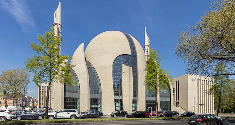 A Muslim's Guide to Finding Mosques in Germany [Prayer Facilities]