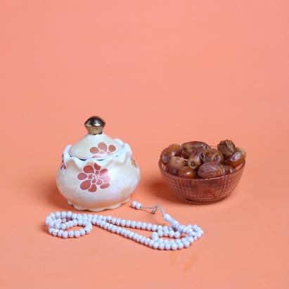 dates and prayer beads