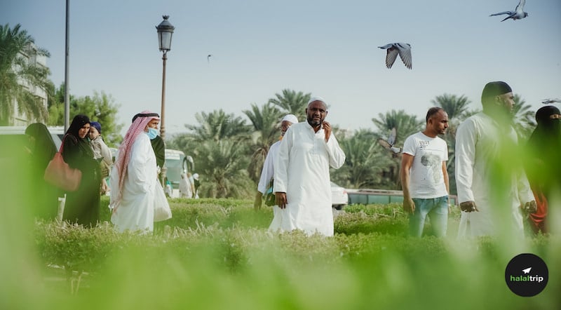 Welcoming and Greeting Returning Hajj Pilgrims: A Guide to Embracing Their Journey