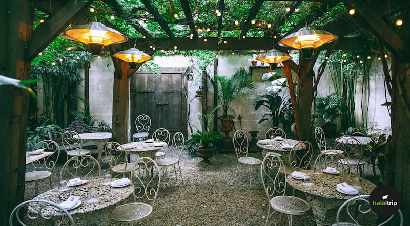 Sip Through Time: Exploring 5 Oldest Cafes in India 