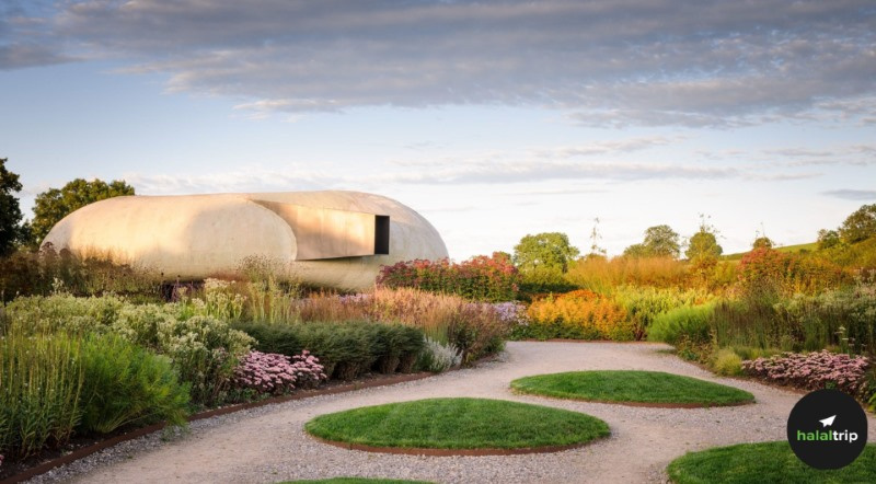 Top Art Galleries in the UK: A Muslim-Inclusive Guide