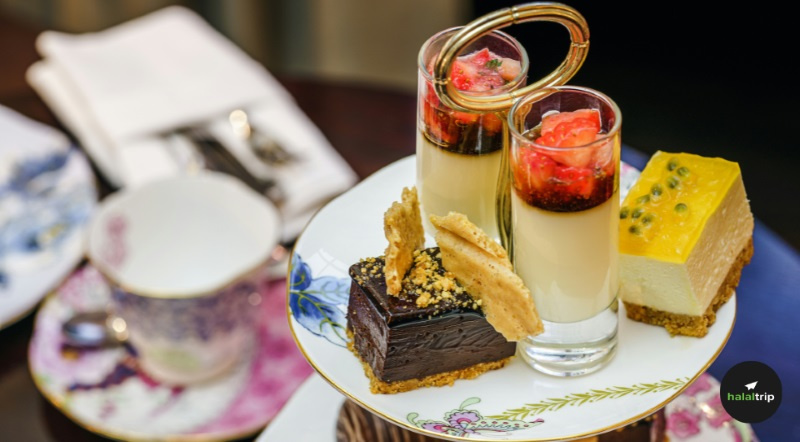 A Guide to Halal British Food in London: Sweet and Savory Delights!