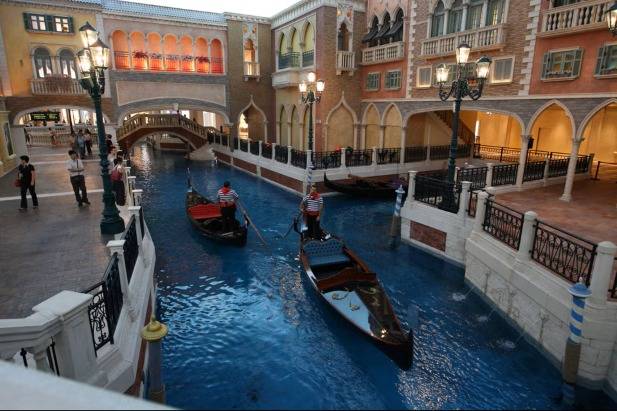 Shoppes at Venetian Macao Muslim-Friendly Shopping