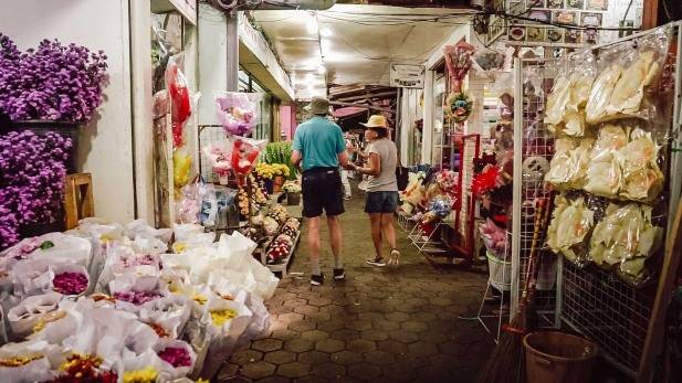 Pasar Bunga Kayoon Flower Market Surabaya
