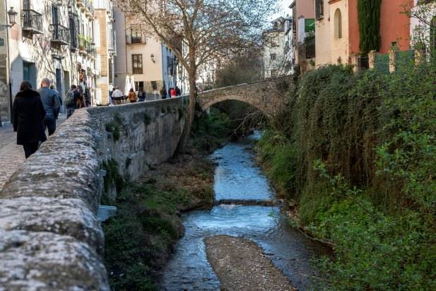 Jalan Darro di Granada Spanyol
