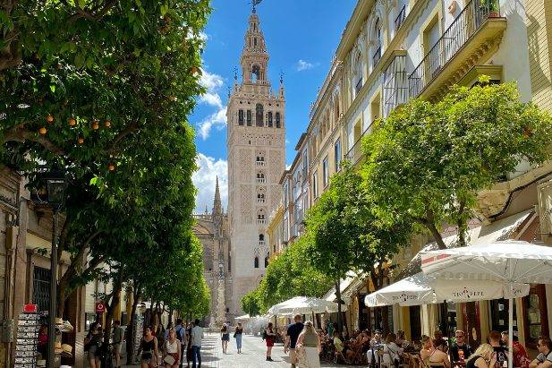 Menara Giralda di Sevilla Spanyol