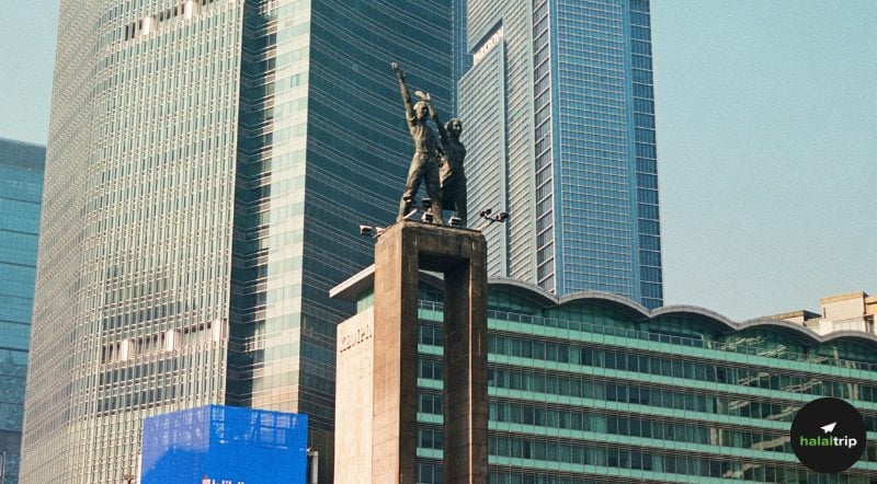 A Brand New Day in Jakarta: Visit Your Town Like A Tourist