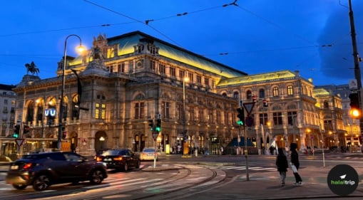 Before Sunrise in Vienna: A Muslim-Friendly Walking Guide to Film Locations and Halal Delights
