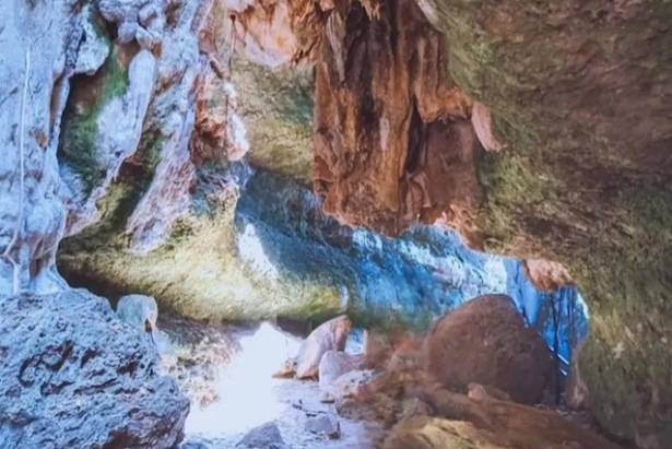 Batu Cermin Cave Labuan Bajo